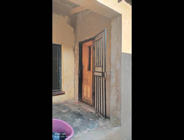 8 BEDROOM HOUSE FOR SALE IN TEMBISA